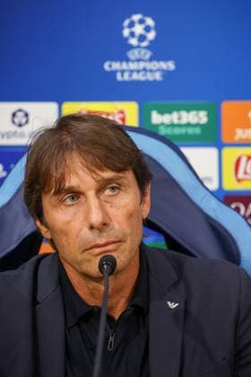 September 30, 2025, Napoli, Campania, ITALIA: Antonio Conte Head Coach of SSC Napoli During the press conference, PK, Pressekonferenz on September 30, 2025, valid for the Champions League, before the 2025 26 match between Napoli and Sporting Lisbon in Naples at the Stadio Maradona..In the photo: Napoli ITALIA - ZUMAs236 20250930_aap_s236_014 Copyright: xFabioxSassox