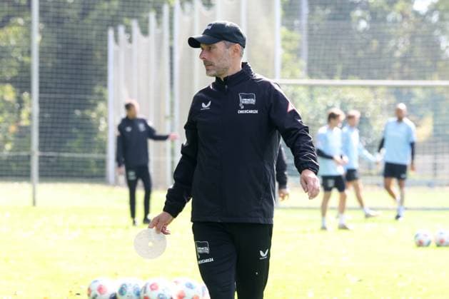 DEU, DFL, 2 FBL Hertha BSC, Training, 30 09 2025, Sportforum, Berlin, DEU, DFL, 2 FBL Hertha BSC, Training, im Bild Cheftrainer Stefan Leitl Hertha BSC Berlin DFL regulations prohibit any use of Photographs as image sequences and or quasi video nordphotoxGmbHx xEngler nph00076