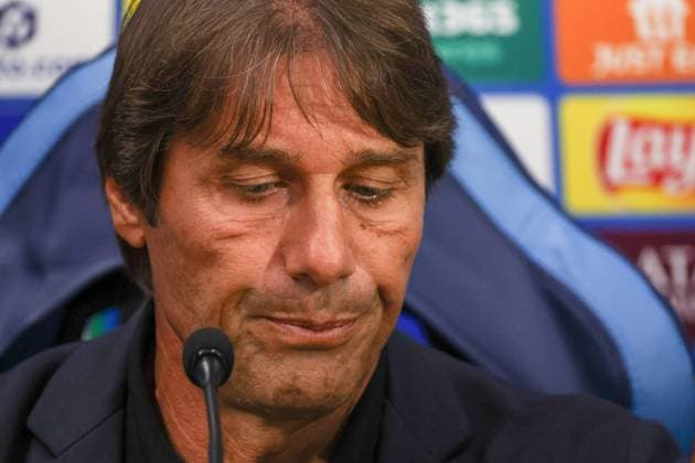 September 30, 2025, Napoli, Campania, ITALIA: Antonio Conte Head Coach of SSC Napoli During the press conference, PK, Pressekonferenz on September 30, 2025, valid for the Champions League, before the 2025 26 match between Napoli and Sporting Lisbon in Naples at the Stadio Maradona..In the photo: Napoli ITALIA - ZUMAs236 20250930_aap_s236_019 Copyright: xFabioxSassox