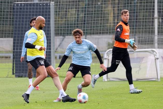 DEU, DFL, 2 FBL Hertha BSC, Training, 30 09 2025, Sportforum, Berlin, DEU, DFL, 2 FBL Hertha BSC, Training, im Bild John Anthony Brooks Hertha BSC Berlin 25 , Maurice Krattenmacher Hertha BSC Berlin 14 , Tjark Ernst Hertha BSC Berlin 1 DFL regulations prohibit any use of Photographs as image sequences and or quasi video nordphotoxGmbHx xEngler nph00076