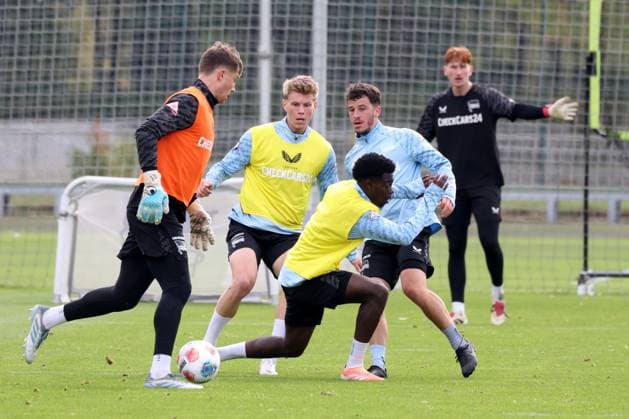 DEU, DFL, 2 FBL Hertha BSC, Training, 30 09 2025, Sportforum, Berlin, DEU, DFL, 2 FBL Hertha BSC, Training, im Bild Tjark Ernst Hertha BSC Berlin 1 , Luca Schuler Hertha BSC Berlin 18 , Boris Lum Hertha BSC Berlin 21 , Diego Demme Hertha BSC Berlin 6 DFL regulations prohibit any use of Photographs as image sequences and or quasi video nordphotoxGmbHx xEngler nph00076