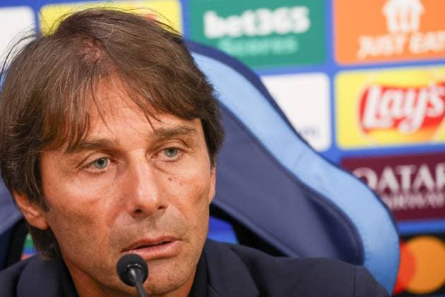 September 30, 2025, Napoli, Campania, ITALIA: Antonio Conte Head Coach of SSC Napoli During the press conference, PK, Pressekonferenz on September 30, 2025, valid for the Champions League, before the 2025 26 match between Napoli and Sporting Lisbon in Naples at the Stadio Maradona..In the photo: Napoli ITALIA - ZUMAs236 20250930_aap_s236_023 Copyright: xFabioxSassox
