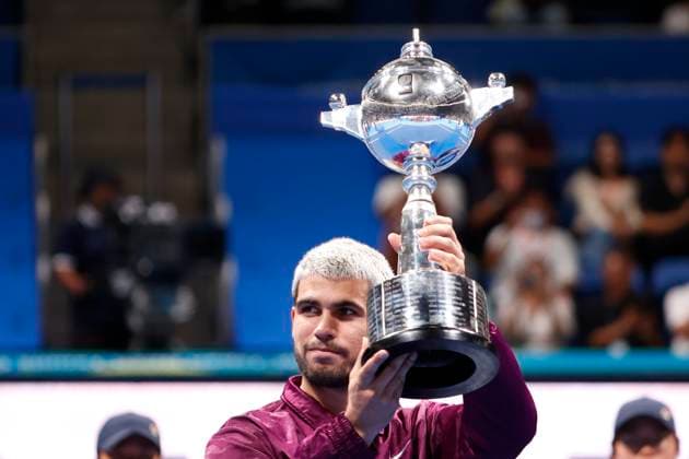 September 30, 2025, Tokyo, Japan: Carlos ALCARAZ (ESP) poses for the cameras after winning the singles final match the Japan Open Tennis Championships at Ariake Colosseum in Tokyo. The tournament runs from September 22 to 30. Alcaraz defeated Taylor Fritz 6:4, 6:4. Tokyo Japan - ZUMAm191 20250930_aap_m191_035 Copyright: xRodrigoxReyesxMarinx