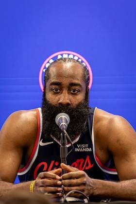 RECORD DATE NOT STATED Los Angeles Clippers Media Day - Intuit Dome (SPO) Los Angeles Clippers Media Day. September 29, 2025, Inglewood, California, USA: James Harden Media Day Los Angeles Clippers Season 2025-2026 at Intuit Dome Inglewood, California. Credit:Bruno De Witt Zanotto TheNews2 (Foto: Bruno Zanotto Thenews2 imago images) SPO  Copyright: xBrunoxxZanottox