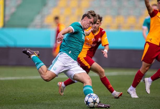 Football - UEFA Youth League - League Phase - Galatasaray A.Åž Under-19 s v Liverpool FC Under-19 s ISTANBUL, TURKEY - Tuesday, September 30, 2025: Liverpool s Joe Bradshaw during the UEFA Youth League match between Galatasaray A.Åž. Under-19 s and Liverpool FC Under-19 s at the Esenler Stadium. (Photo by David Rawcliffe Propaganda) ISTANBUL Esenler Stadium MARMARA TURKEY  Copyright: xDavidxRawcliffex P2025-09-30-Galatasaray_U19_Liverpool_U19-12