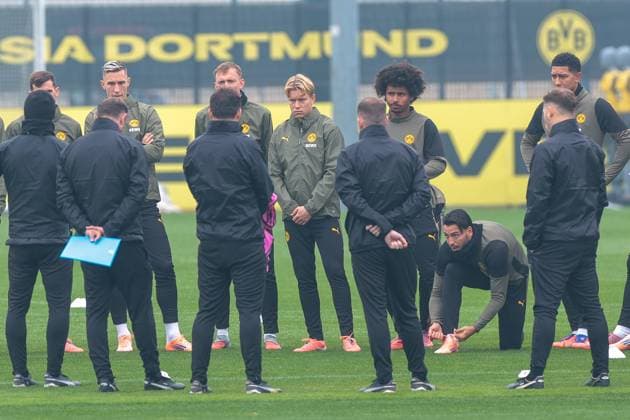 30 09 2025, Final training session for the UEFA Champions League match between Borussia Dortmund and Atletico Bilbao, f l Nico Schlotterbeck Borussia Dortmund , Maximilian Beier Borussia Dortmund , Daniel Svensson Borussia Dortmund , Karim Adeyemi Borussia Dortmund , Ramy Bensebaini Borussia Dortmund , Jobe Bellingham Borussia Dortmund , Dortmund training ground Borussia Dortmund NRW Germany xRHR PHOTO DEx Copyright: DennisxEwert RHR-FOTOx RHR-FOTO DE