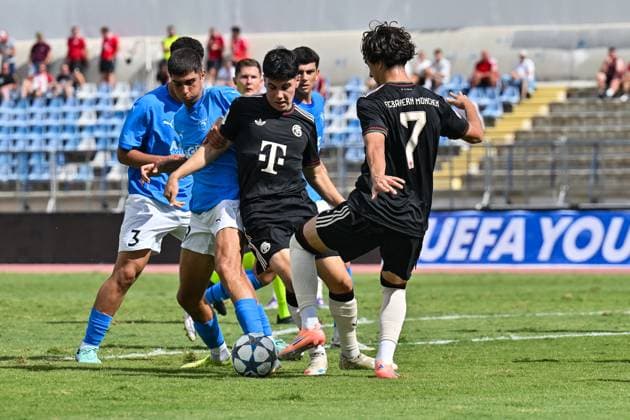 Uefa Youth League Paphos FC U19 FC Bayern München U19 30 09 2025 v l Panagiotis CHARALAMBOUS Paphos FC U19 3 , Panagiotis TSVIVKOS Paphos FC U19 19 , Felipe CHAVEZ FCB 10 and Adin LICINA FCB 7 UEFA Youth League Paphos FC U19 FC Bayern München U19 Stelios Kyriakides Stadium on 30 09 2025 Copyright: xBEAUTIFULxSPORTS Goldbergx