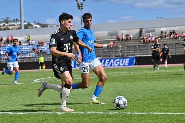 Uefa Youth League Paphos FC U19 FC Bayern Munich U19 30 09 2025 in duel Felipe CHAVEZ FCB 10 and Kosmas IOANNOU Paphos FC U19 29 duel UEFA Youth League Paphos FC U19 FC Bayern Munich U19 Stelios Kyriakides Stadium on 30 09 2025 Copyright: xBEAUTIFULxSPORTS Goldbergx
