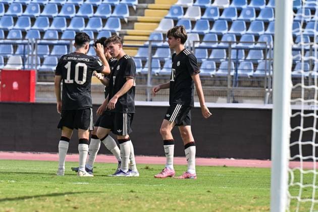 Uefa Youth League Paphos FC U19 FC Bayern München U19 30 09 2025 Bayern celebrate after Guido DELLA ROVERE FCB 9 Goal Goalscorer Joy Happy UEFA Youth League Paphos FC U19 FC Bayern München U19 Stelios Kyriakides Stadium on 30 09 2025 Copyright: xBEAUTIFULxSPORTS Goldbergx