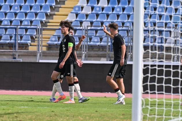 Uefa Youth League Paphos FC U19 FC Bayern München U19 30 09 2025 Bayern celebrate after Guido DELLA ROVERE FCB 9 Goal Goalscorer Joy Happy UEFA Youth League Paphos FC U19 FC Bayern München U19 Stelios Kyriakides Stadium on 30 09 2025 Copyright: xBEAUTIFULxSPORTS Goldbergx