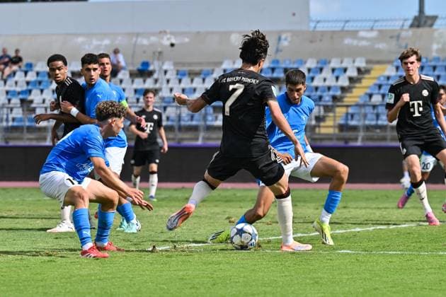 Uefa Youth League Paphos FC U19 FC Bayern München U19 30 09 2025 in this scene Adin LICINA FCB 7 pushes through in the penalty area UEFA Youth League Paphos FC U19 FC Bayern München U19 Stelios Kyriakides Stadium on 30 09 2025 Copyright: xBEAUTIFULxSPORTS Goldbergx