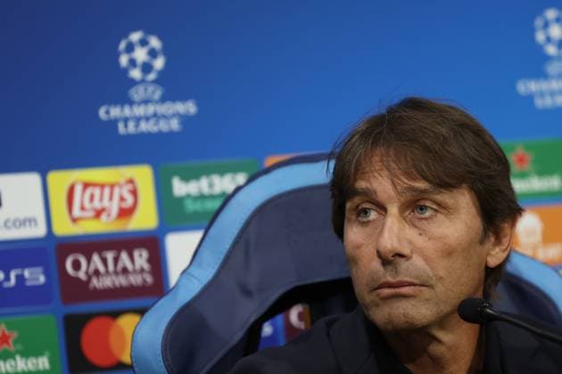 SSC Napoli Training Session And press conference, PK, Pressekonferenz - UEFA Champions League 2025 26 League Phase MD2 Antonio Conte coaches Napoli during a press conference ahead of the UEFA Champions League 2025 26 League Phase match at Stadio Maradona in Naples, Italy, on September 30, 2025. Naples Napoli Italy  Copyright: xCiroxDexLucax originalFilename:deluca-sscnapol250930_npfTp.jpg
