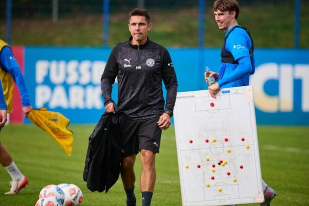 30 09 2025, Football, Men, 2 BL, Season 2025 2026, Training Holstein Kiel Coach Marcel Rapp Kiel, Projensdorf Projensdorf, Training ground, Kuns Schleswig Holstein Germany