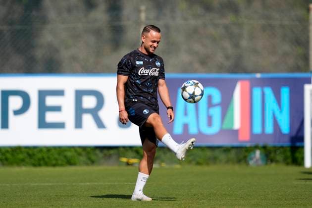 Stanislav Lobotka (SSC Napoli) in action, UEFA Champions League, SSC Napoli Training Session And press conference, PK, Pressekonferenz SSC Napoli Training Center, September 30, 2025, Naples, Italy.