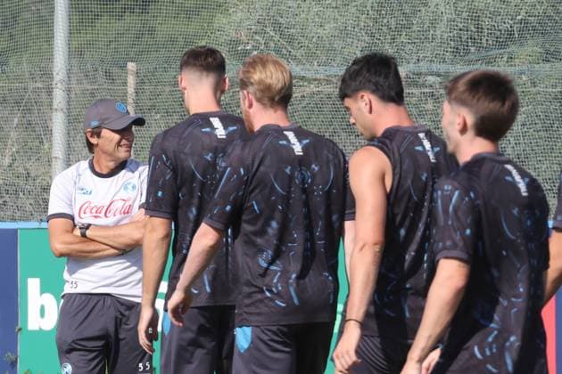 September 30, 2025, Castel Volturno, Napoli, Italy: Antonio Conte coach of Napoli during a training session of the UEFA Champions League 2025 26 League Phase at Napoli training center on September 30, 2025 in Castel Volturno, Italy Castel Volturno Italy - ZUMAl131 20250930_zsp_l131_013 Copyright: xCiroxDexLucax