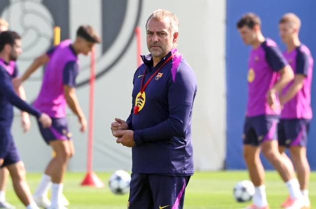 FC Barcelona, Barca Training Session Hansi Flick is present during FC Barcelona training at the Joan Gamper Sports City before the UEFA Champions League match against PSG in Barcelona, Spain, on September 30, 2025. Barcelona Barcelona Spain  Copyright: xUrbanandsportx originalFilename:urbanandsport-fcbarcel250930_npikV.jpg