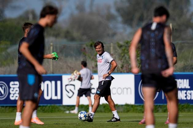 Head Coach Antonio Conte (SSC Napoli) looks on, UEFA Champions League, SSC Napoli Training Session And press conference, PK, Pressekonferenz SSC Napoli Training Center, September 30, 2025, Naples, Italy.