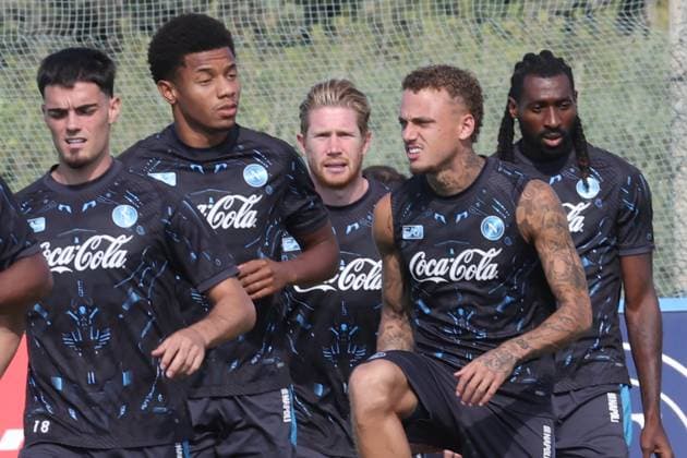 SSC Napoli Training Session And press conference, PK, Pressekonferenz - UEFA Champions League 2025 26 League Phase MD2 Kevin De Bruyne of Napoli participates in a training session of the UEFA Champions League 2025 26 League Phase at the Napoli training center in Castel Volturno, Italy, on September 30, 2025. Castel Volturno Napoli Italy  Copyright: xCiroxDexLucax originalFilename:deluca-sscnapol250930_npaxr.jpg