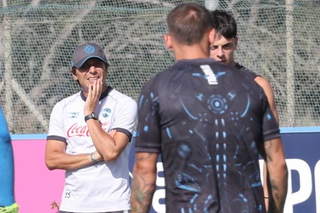 SSC Napoli Training Session And press conference, PK, Pressekonferenz - UEFA Champions League 2025 26 League Phase MD2 Antonio Conte coaches Napoli during a training session of the UEFA Champions League 2025 26 League Phase at Napoli training center in Castel Volturno, Italy, on September 30, 2025. Castel Volturno Napoli Italy  Copyright: xCiroxDexLucax originalFilename:deluca-sscnapol250930_nppIv.jpg