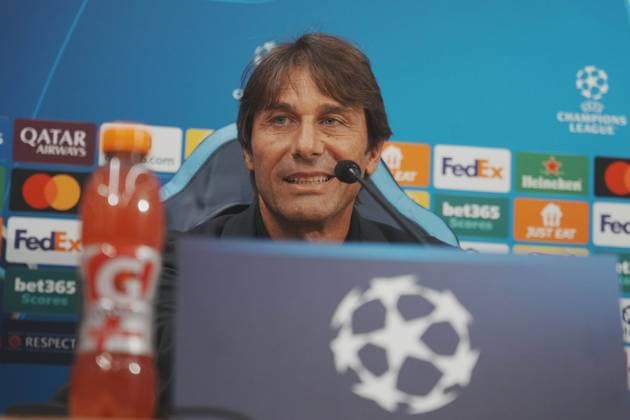 NAPLES ITALY: Antonio Conte coach of SSC Napoli during the press conference, PK, Pressekonferenz before the Champions League match between n SSC Napoli and Sporting CP Copyright: xFOTOAGENZIAx