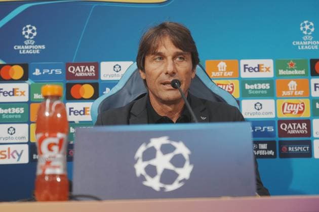 NAPLES ITALY: Antonio Conte coach of SSC Napoli during the press conference, PK, Pressekonferenz before the Champions League match between n SSC Napoli and Sporting CP Copyright: xFOTOAGENZIAx