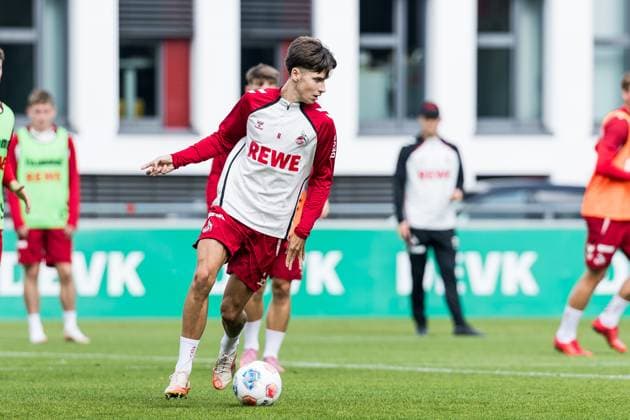 Training 1 FC Köln 30 09 2025 Denis Huseinbasic 1 FC Köln, 8 on the ball Training 1 FC Köln Geissbockheim, 30 09 2025 Copyright: xBEAUTIFULxSPORTS Wunderlx