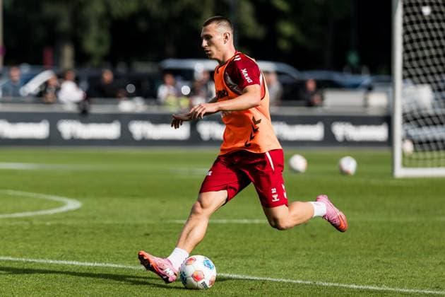 Training 1 FC Köln 30 09 2025 Kristoffer Lund 1 FC Köln, 32 on the ball Training 1 FC Köln Geissbockheim, 30 09 2025 Copyright: xBEAUTIFULxSPORTS Wunderlx