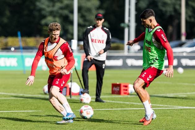 Training 1 FC Köln 30 09 2025 duel Florian Kainz 1 FC Köln, 11 , Cenk Özkacar 1 FC Köln, 39 Training 1 FC Köln Geissbockheim, 30 09 2025 Copyright: xBEAUTIFULxSPORTS Wunderlx