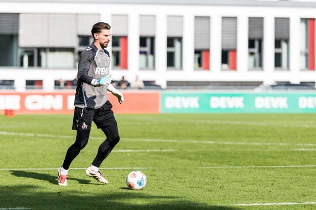 Training 1 FC Köln 30 09 2025 Ron Robert Zieler 1 FC Köln, 20 on the ball Training 1 FC Köln Geissbockheim, 30 09 2025 Copyright: xBEAUTIFULxSPORTS Wunderlx