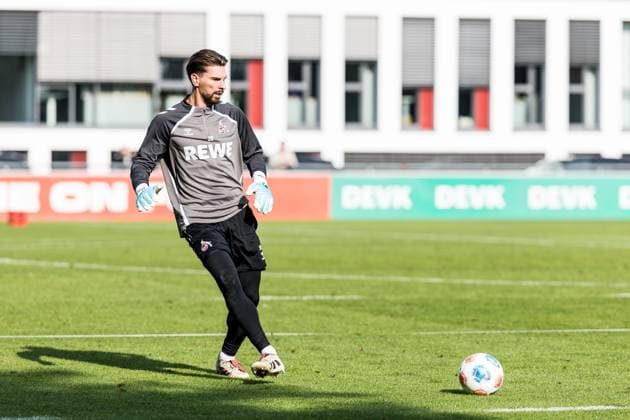 Training 1 FC Köln 30 09 2025 Ron Robert Zieler 1 FC Köln, 20 on the ball Training 1 FC Köln Geissbockheim, 30 09 2025 Copyright: xBEAUTIFULxSPORTS Wunderlx