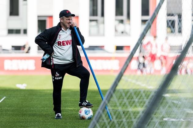 Training 1 FC Köln 30 09 2025 Lukas Kwasniok Coach 1 FC Köln watches the training Training 1 FC Köln Geissbockheim, 30 09 2025 Copyright: xBEAUTIFULxSPORTS Wunderlx