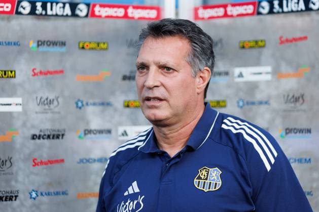 Alois Schwarz Coach 1 FC Saarbruecken , 1 FC Saarbruecken vs MSV Duisburg Football, 3 Bundesliga, 9 Matchday, Season 2025 2026, 30 09 2025 DFB regulations prohibit any use of photographs as image sequences and or quasi video 1 FC Saarbruecken vs MSV Duisburg Football, 3 Bundesliga, 9 Matchday, Season 2025 2026, 30 09 2025 Copyright: xEibner-Pressefoto AlexanderxNeisx EP_ANS