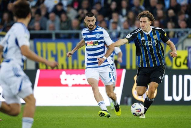 Rasim Bulic MSV Duisburg in duel with Lasse Wilhelm 1 FC Saarbruecken , 1 FC Saarbruecken vs MSV Duisburg Soccer, 3 Bundesliga, 9 Matchday, Season 2025 2026, 30 09 2025 DFB regulations prohibit any use of photographs as image sequences and or quasi video 1 FC Saarbruecken vs MSV Duisburg Soccer, 3 Bundesliga, 9 Matchday, Season 2025 2026, 30 09 2025 Copyright: xEibner-Pressefoto AlexanderxNeisx EP_ANS