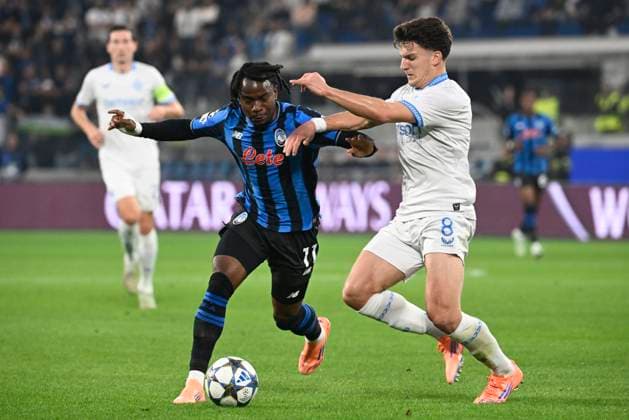 Atalanta v Club Brugge - UEFA Champions League BERGAMO, ITALY - SEPTEMBER 30 : Lookman Ademola forward of Atalanta and Tzolis Christos forward of Club Brugge during the UEFA Champions League 2025 26 League Phase MD2 match between Atalanta and Club Brugge on September 30, 2025 in Bergamo, Italy, 30 09 2025 Bergamo Italy  Copyright: xPeterxDexVoechtx