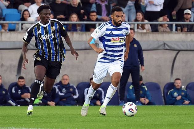 30 09 2025, xrekx, Fussball 3 Liga, 1 FC Saarbruecken MSV Duisburg v l Abdoulaye Kamara 1 FC Saarbruecken Jesse Tugbenyo MSV Duisburg DFL DFB REGULATIONS PROHIBIT ANY USE OF PHOTOGRAPHS as IMAGE SEQUENCES and or QUASI VIDEO Saarbruecken