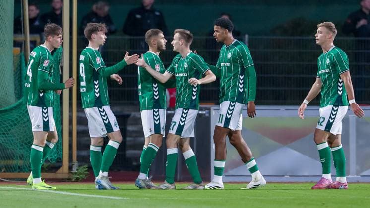 SV Werder Bremen players with goal celebration, cheering, jubilant, optimistic, game scene, highlight, joy about the goal to 1 0, 30 09 2025, Bremen Germany , Football, Regionalliga Nord, SV Werder Bremen II VfB Lübeck xobx