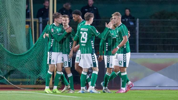 SV Werder Bremen players with goal celebration, cheering, jubilant, optimistic, game scene, highlight, joy about the goal to 1 0, 30 09 2025, Bremen Germany , Football, Regionalliga Nord, SV Werder Bremen II VfB Lübeck xobx