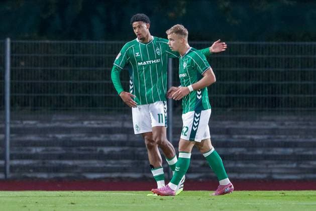from left goal scorer Salim Musah SV Werder Bremen II, 11 and Keke Topp SV Werder Bremen II, 42 with goal celebration, cheering, jubilant, optimistic, match scene, highlight, joy about the goal to 1 0, 30 09 2025, Bremen Germany , Soccer, Regionalliga Nord, SV Werder Bremen II VfB Lübeck xobx