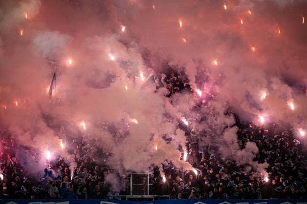 Rostock, Germany 30 September 2025 3 Liga 2025 2026 FC Hansa Rostock vs FC Energie Cottbus Im Bild Pyroshow auf der Südtribüne DFB regulations prohibit any use of photographs as image sequences and or quasi video Copyright: xFotostandx xVoelkerx