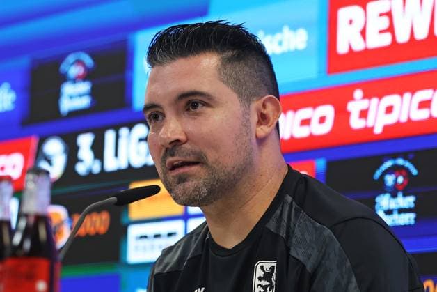 Football, 3. Liga, TSV 1860 Munich, Press conference