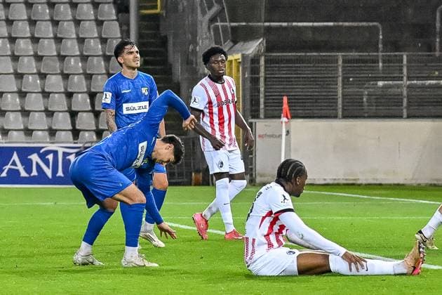 Halim Eroglu TSG Balingen, 34 is annoyed about a missed goal chance GER, SC Freiburg TSG Balingen, Football, Regionalliga Suedwest, Matchday 10, Season 2025 2026, 30 09 2025 DFB REGULATES PROHIBIT ANY USE OF PHOTOGRAPHS AS IMAGE SEQUENCES AND OR QUASI VIDEO GER, SC Freiburg TSG Balingen, Football, Regionalliga Suedwest, Matchday 10, Season 2025 2026, 30 09 2025 Freiburg Copyright: xEibner-Pressefoto ThomasxHessx EP_THS