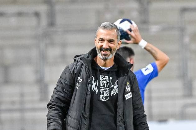 Murat Isik TSG Balingen, Coach with positive emotion GER, SC Freiburg TSG Balingen, Football, Regionalliga Suedwest, Matchday 10, Season 2025 2026, 30 09 2025 DFB REGULATIONS PROHIBIT ANY USE OF PHOTOGRAPHS AS IMAGE SEQUENCES AND OR QUASI VIDEO GER, SC Freiburg TSG Balingen, Football, Regionalliga Suedwest, Matchday 10, Season 2025 2026, 30 09 2025 Freiburg Copyright: xEibner-Pressefoto ThomasxHessx EP_THS