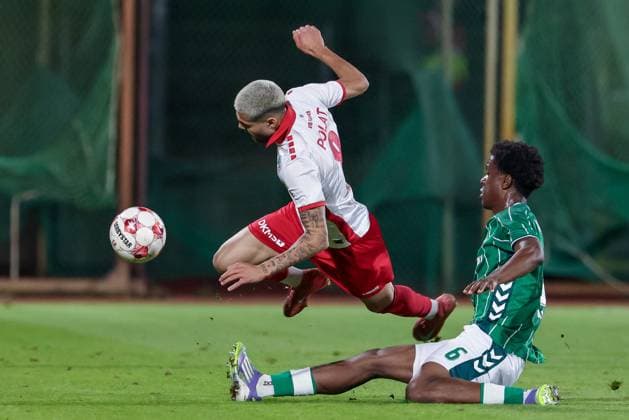 from left Mikail Polat VfB Lübeck, 8 and Wesley Adeh SV Werder Bremen II, 6 in duel, duel, dynamics, action, action, match scene, 30 09 2025, Bremen Germany , Soccer, Regionalliga Nord, SV Werder Bremen II VfB Lübeck xobx