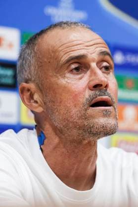 September 30, 2025, Barcelona, Barcelona, SPAIN: Luis Enrique of Paris Saint-Germain FC attends his press conference, PK, Pressekonferenz during the training day of Paris Saint-Germain ahead the UEFA Champions League 2025 26, football match against FC Barcelona, Barca at Estadi Olimpic Lluis Companys on September 30, 2025 in Barcelona, Spain. Barcelona SPAIN - ZUMAa181 20250930_zaa_a181_097 Copyright: xJavierxBorregox