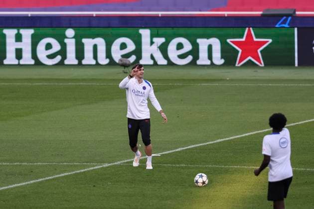 September 30, 2025, Barcelona, Barcelona, SPAIN: Fabian Ruiz during the training day of Paris Saint-Germain ahead UEFA Champions League 2025 26, football match against FC Barcelona, Barca at Estadi Olimpic Lluis Companys on September 30, 2025 in Barcelona, Spain. Barcelona SPAIN - ZUMAa181 20250930_zaa_a181_111 Copyright: xJavierxBorregox