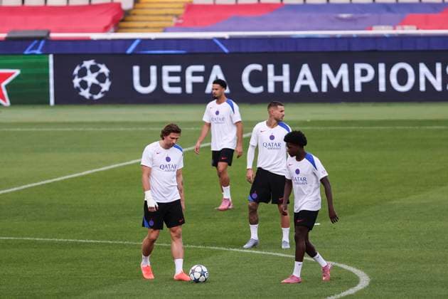 September 30, 2025, Barcelona, Barcelona, SPAIN: Ilya Zabarnyi during the training day of Paris Saint-Germain ahead UEFA Champions League 2025 26, football match against FC Barcelona, Barca at Estadi Olimpic Lluis Companys on September 30, 2025 in Barcelona, Spain. Barcelona SPAIN - ZUMAa181 20250930_zaa_a181_115 Copyright: xJavierxBorregox
