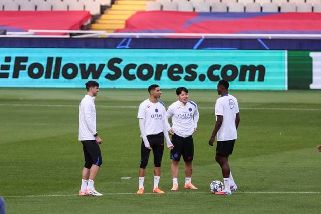 September 30, 2025, Barcelona, Barcelona, SPAIN: Fabian Ruiz, Achraf Hakimi and Kang-in Lee during the training day of Paris Saint-Germain ahead UEFA Champions League 2025 26, football match against FC Barcelona, Barca at Estadi Olimpic Lluis Companys on September 30, 2025 in Barcelona, Spain. Barcelona SPAIN - ZUMAa181 20250930_zaa_a181_116 Copyright: xJavierxBorregox