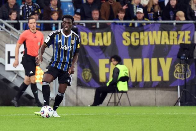 30 09 2025, xrekx, Fussball 3 Liga, 1 FC Saarbruecken MSV Duisburg v l Abdoulaye Kamara 1 FC Saarbruecken DFL DFB REGULATIONS PROHIBIT ANY USE OF PHOTOGRAPHS as IMAGE SEQUENCES and or QUASI VIDEO Saarbruecken