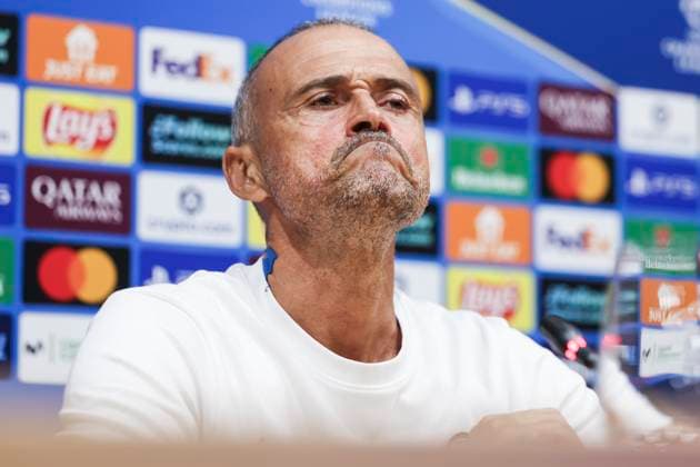 September 30, 2025, Barcelona, Barcelona, SPAIN: Luis Enrique of Paris Saint-Germain FC attends his press conference, PK, Pressekonferenz during the training day of Paris Saint-Germain ahead the UEFA Champions League 2025 26, football match against FC Barcelona, Barca at Estadi Olimpic Lluis Companys on September 30, 2025 in Barcelona, Spain. Barcelona SPAIN - ZUMAa181 20250930_zaa_a181_096 Copyright: xJavierxBorregox
