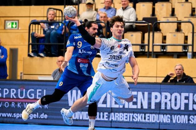 Grosswallstadt 2 HBL 25 26 TV Grosswallstadt SG BBM Bietigheim v li Yessine Meddeb TV Grosswallstadt , Fynn Nicolaus Bietigheim Elsenfeld Untermainhalle Bayern Germany